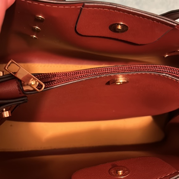 A brown maroon color purse - Picture 3 of 6